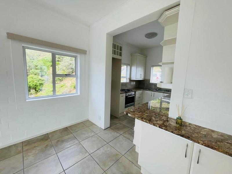 To Let 2 Bedroom Property for Rent in Simons Town Western Cape